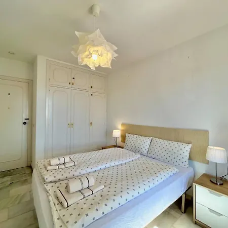 En Mijas Con Terraza Y Vistas Al Mar דירה *